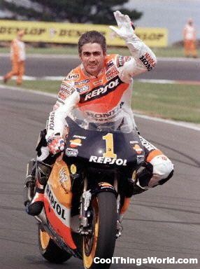 10 Best MotoGP Riders (Motorbike Racing)